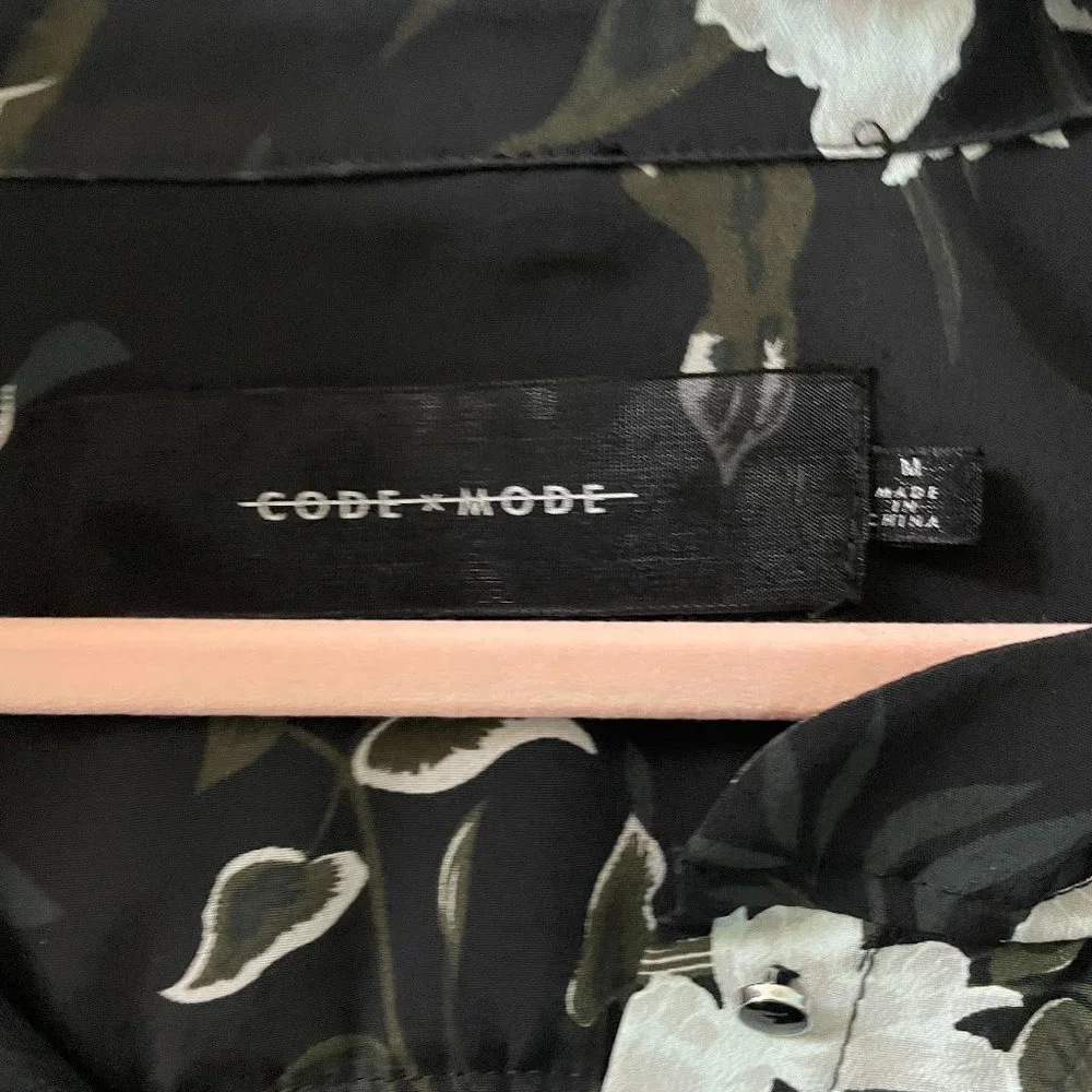 Button-Up Blouse - Picture 3 of 3